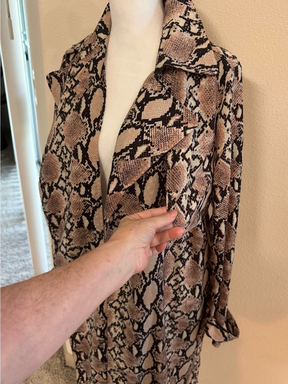 Lulu's Taupe Snake-Print Long Robe - Picture 7 of 8